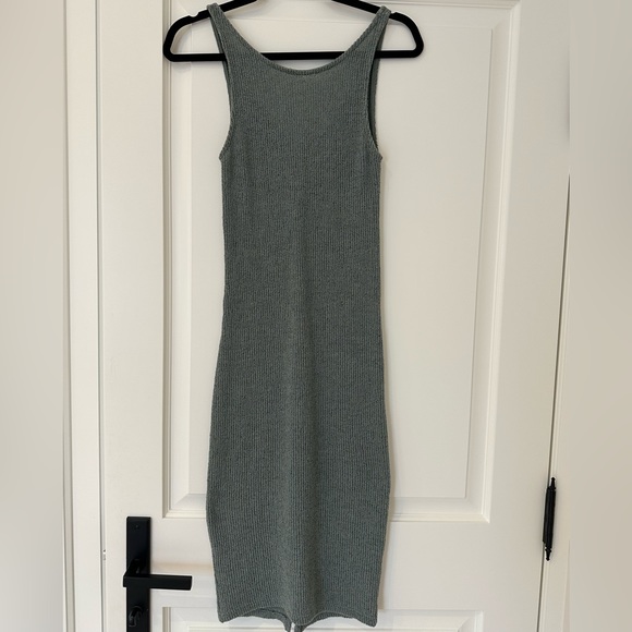 Blue form fitting knit midi dress - Picture 1 of 3